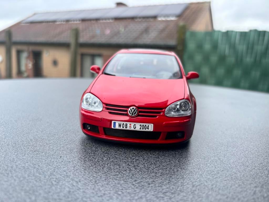 Vw golf 5, Hobby & Loisirs créatifs, Voitures miniatures | 1:18, Enlèvement, Comme neuf, Voiture, Burago