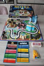 Hotel gezelschapspel in goede staat, Hobby en Vrije tijd, Gezelschapsspellen | Bordspellen, Drie of vier spelers, Ophalen of Verzenden