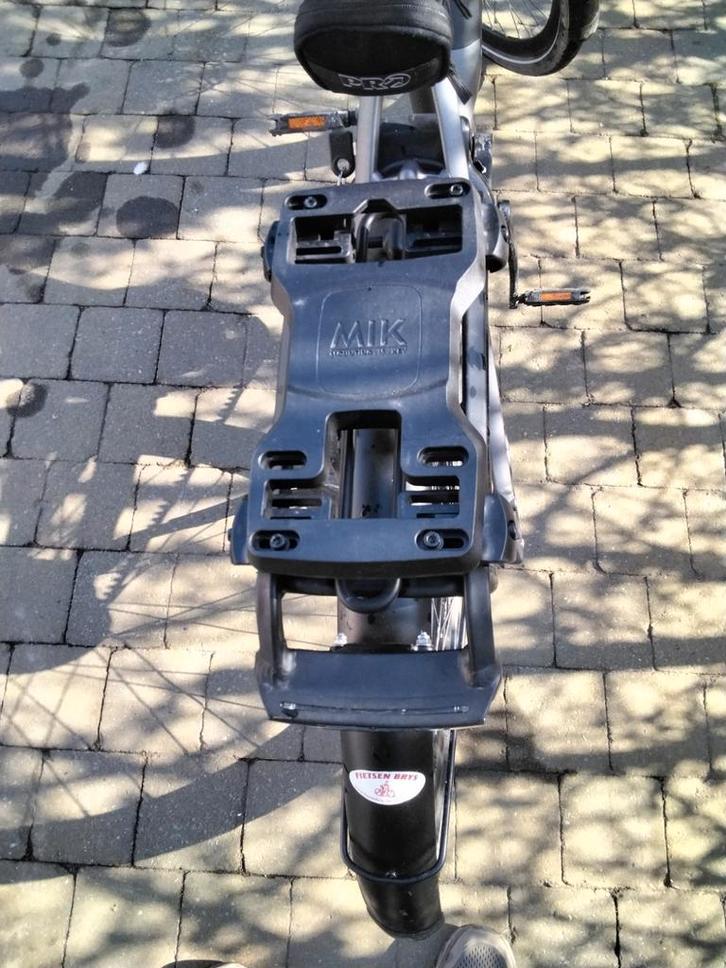 Afneembare fietstas van BASIL inclusief de MIK montagebeugel, Fietsen en Brommers, Fietsaccessoires | Fietstassen, Ophalen