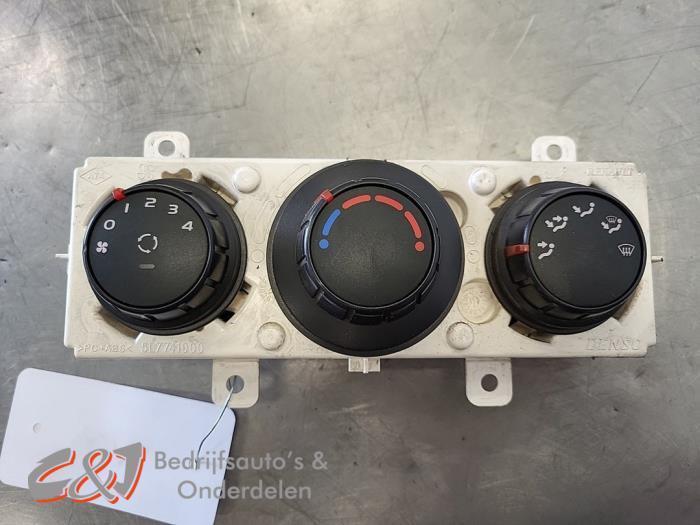 Kachel Bedieningspaneel van een Renault Master, Auto-onderdelen, Dashboard en Schakelaars, Renault, Gebruikt, 3 maanden garantie