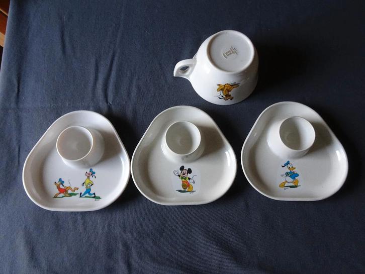 3 eierdopjes + 1 kop Walt Disney - Mickey, Verzamelen, Disney, Gebruikt, Servies, Mickey Mouse, Ophalen of Verzenden