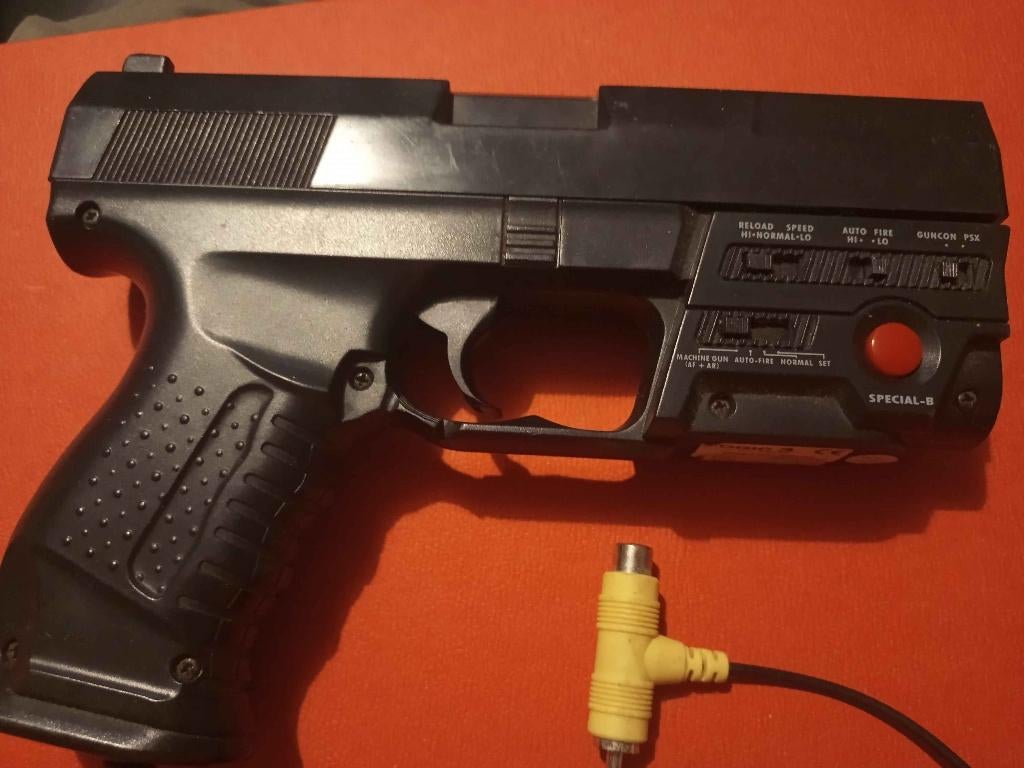 Logic3 P99K Light Blaster pistolet optique PS2, Enlèvement ou Envoi, Utilisé, Pistolet, PlayStation 2