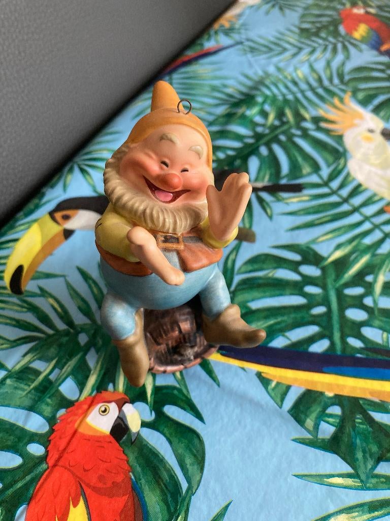 WDCC SNOW WHITE Happy ( sneeuwwitje ) ornament, Collections, Enlèvement ou Envoi, Blanche-Neige ou Belle au Bois Dormant, Statue ou Figurine