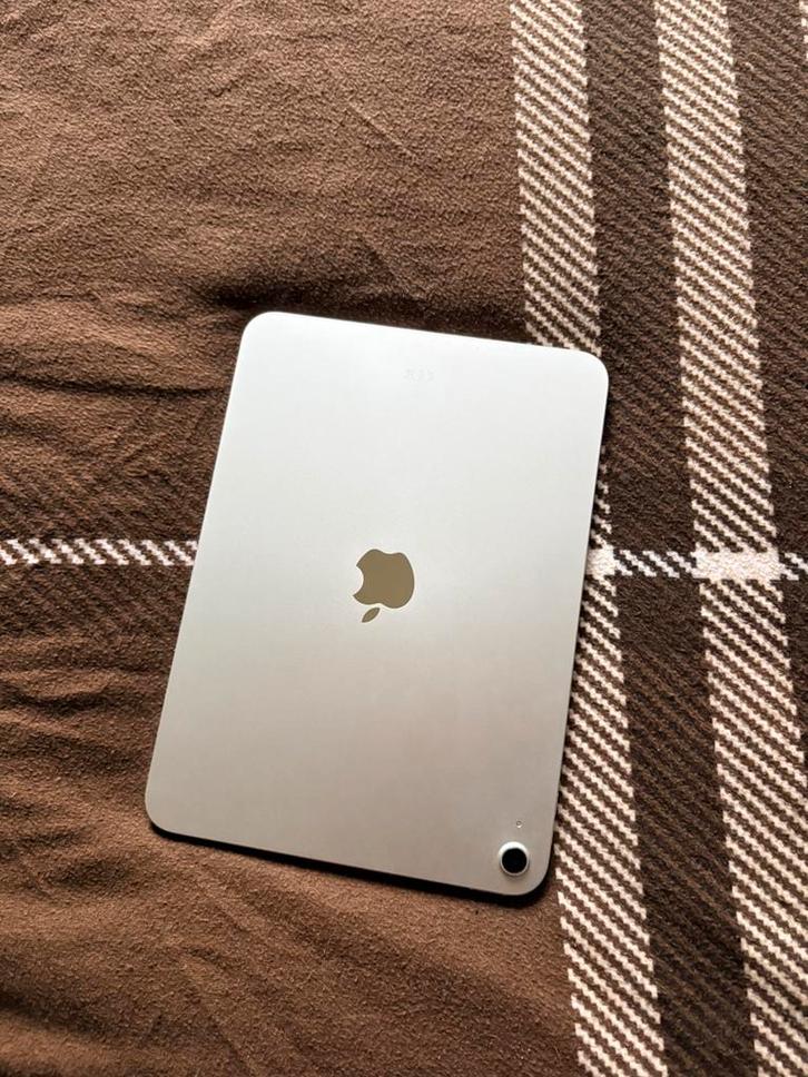 Ipad A16 2025 + logitech combo touch, Computers en Software, Apple iPads, Zo goed als nieuw, Apple iPad, Wi-Fi, 11 inch, 128 GB