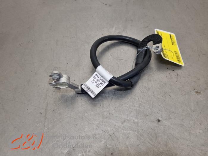 Borne de batterie d'un Mercedes Vito, Autos : Pièces & Accessoires, Batteries & Accessoires, 3 mois de garantie, Utilisé, -, -