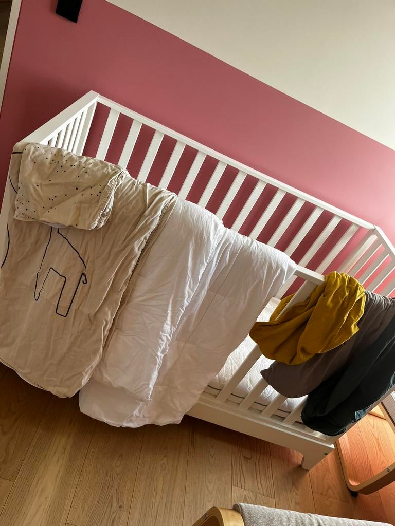 Babybedje incl. Matras, lakens,.., Enfants & Bébés, Chambre d'enfant | Lits, Utilisé, 140 à 160 cm, 70 à 85 cm, Matelas, Enlèvement