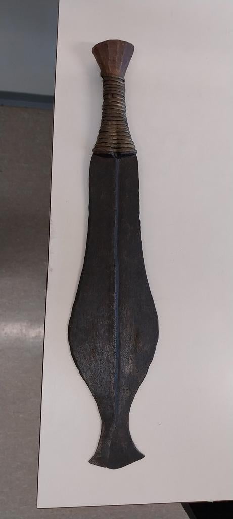 Couteau Afrique centrale , 46 cm, Antiek en Kunst, Antiek | Bestek, Ophalen of Verzenden