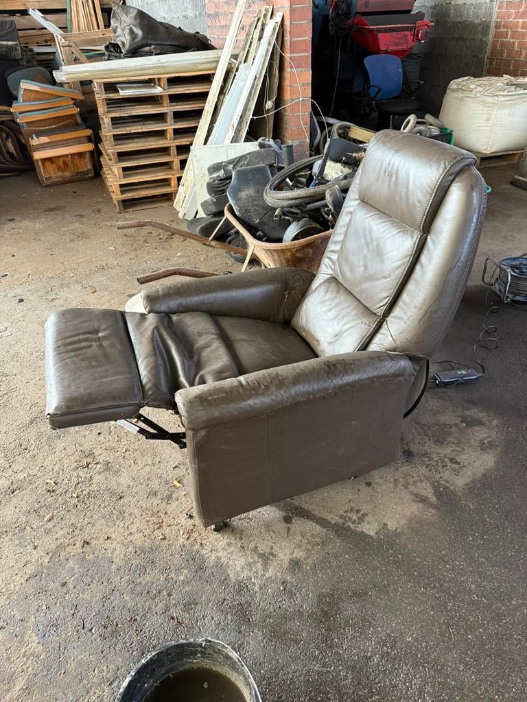 Eenpersoons zetel elektrisch kantelbaar, Ophalen, Zo goed als nieuw