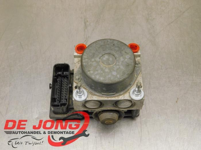 ABS Pomp van een Ford KA, Gebruikt, -, -, Ophalen of Verzenden