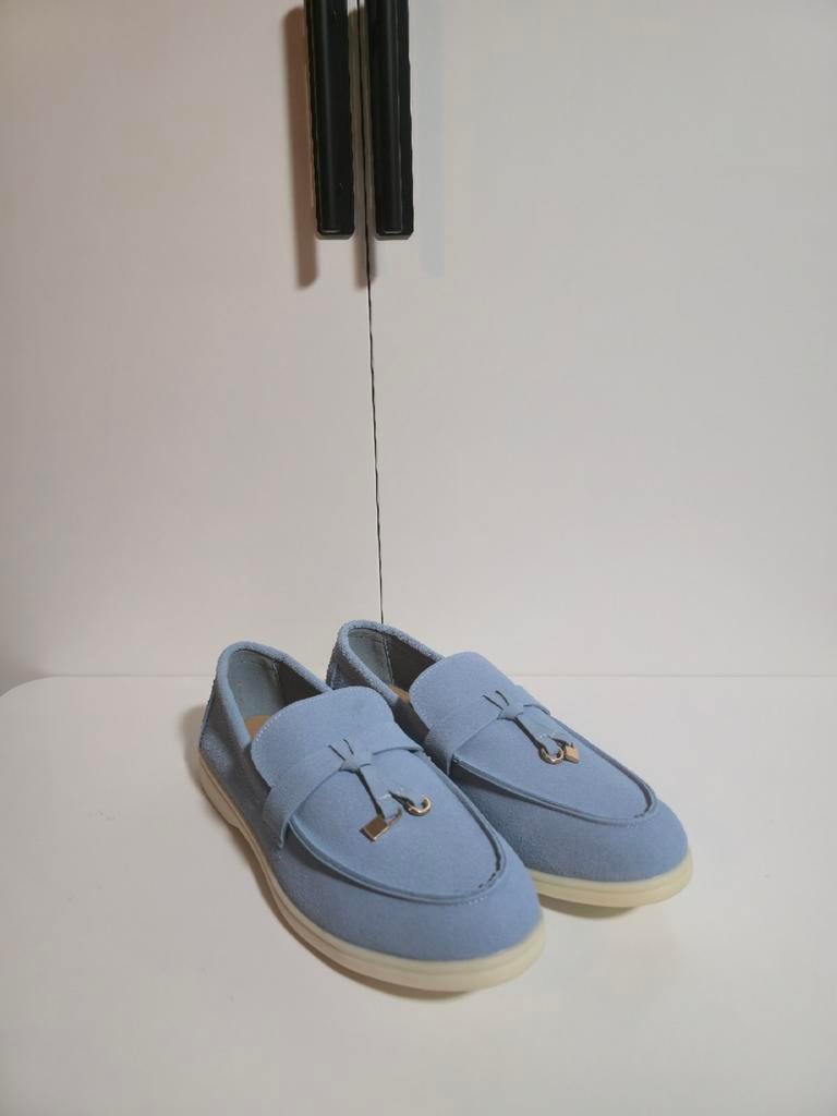 LOAFERS BABY BLUE SIZE 39, Ophalen
