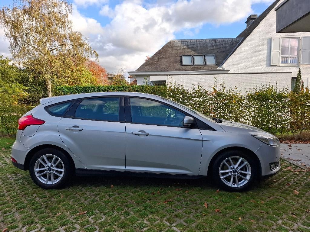 Ford Focus 5d 1.6 benzine automaat 2018, Auto's, Euro 6, Particulier, Zilver of Grijs, Focus