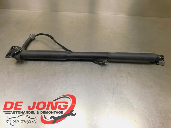 Hayon moteur d'un BMW 3-Serie, -, 3 mois de garantie, Utilisé, -