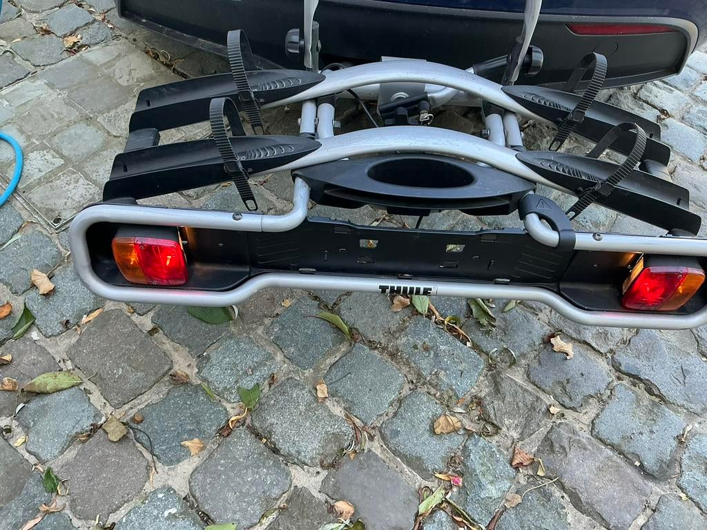 Porte-vélos Thule, Support d'attelage, 2 vélos, Pneus larges, Enlèvement