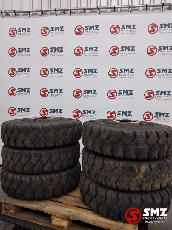 Occ pneu industriel Dunlop 8.25-15, Utilisé, Autres marques, Autres pièces automobiles