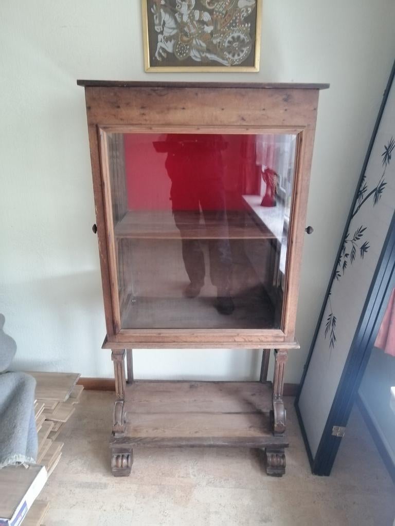 Zeer oude vitrinekast, Ophalen, Glas