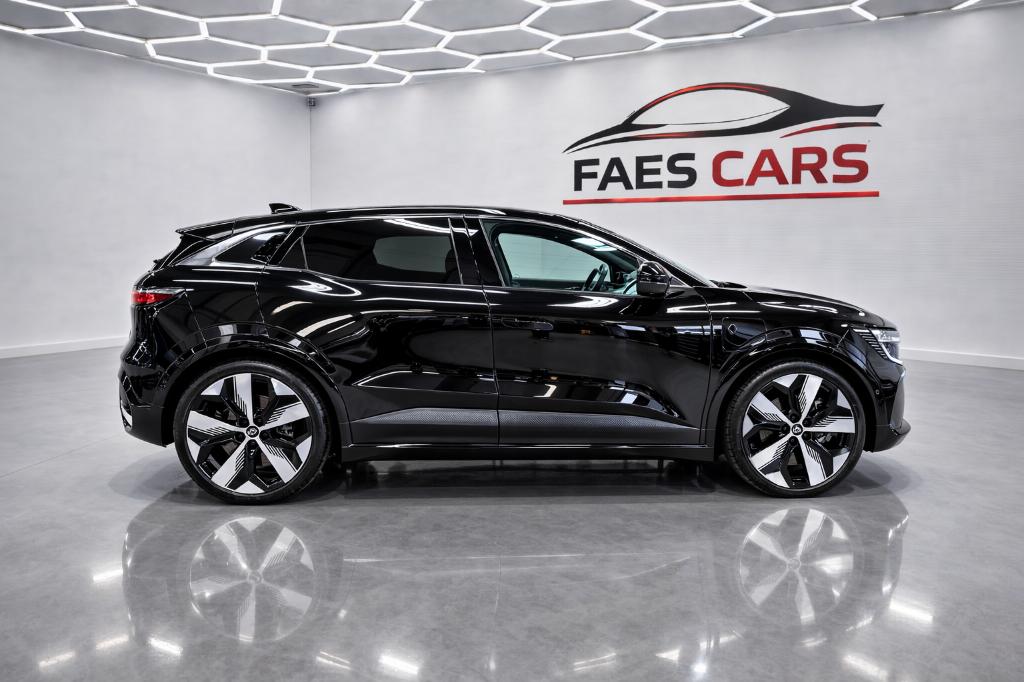 Renault Megane E-Tech long range 160 KW versie, Auto's, Leder en Stof, Zwart, 5 deurs, 160 kW