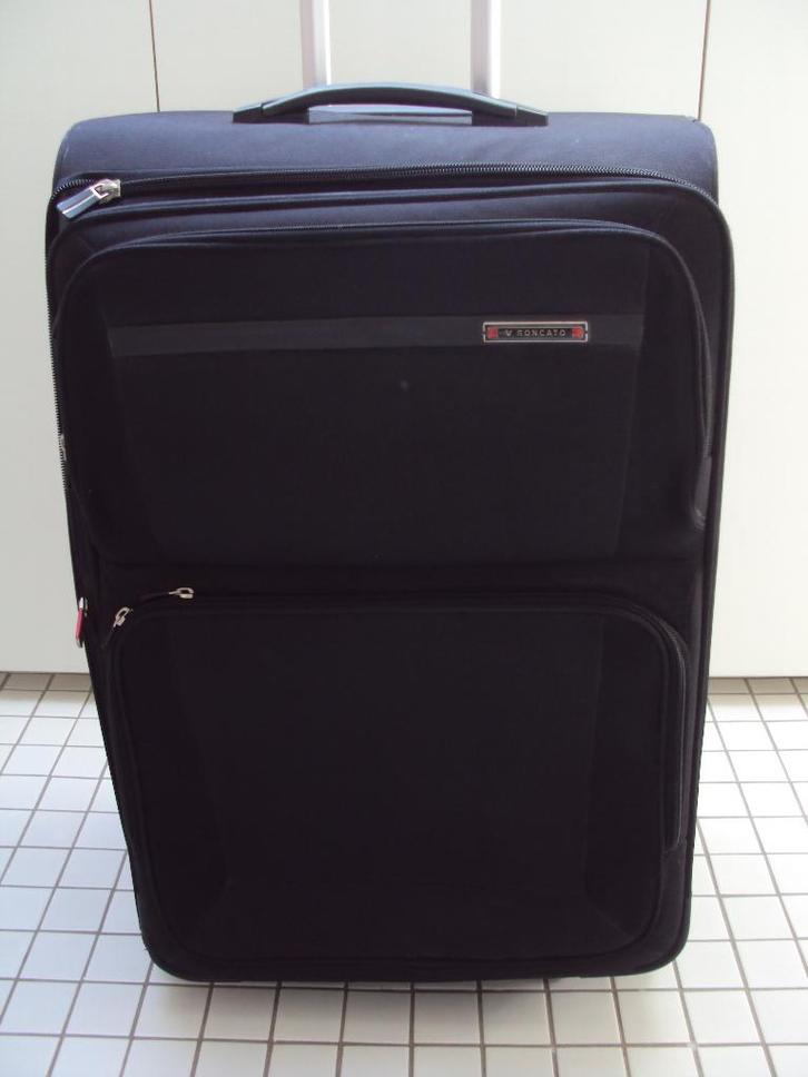 Grote zwarte stevige polyester valies / koffer RONCATO, Bijoux, Sacs & Beauté, Valises, Enlèvement