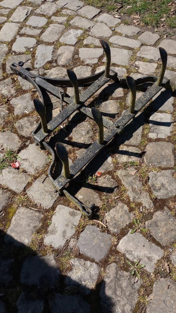 Ancienne herse spéciale, Enlèvement