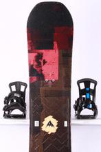 snowboard 155 BURTON RADIUS WIDE, noir/rouge, Sports & Fitness, Enlèvement ou Envoi, Utilisé, Fixations