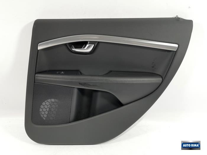 Portierbekleding 4Deurs rechts-achter van een Volvo V70, Gebruikt, -, -, Ophalen of Verzenden