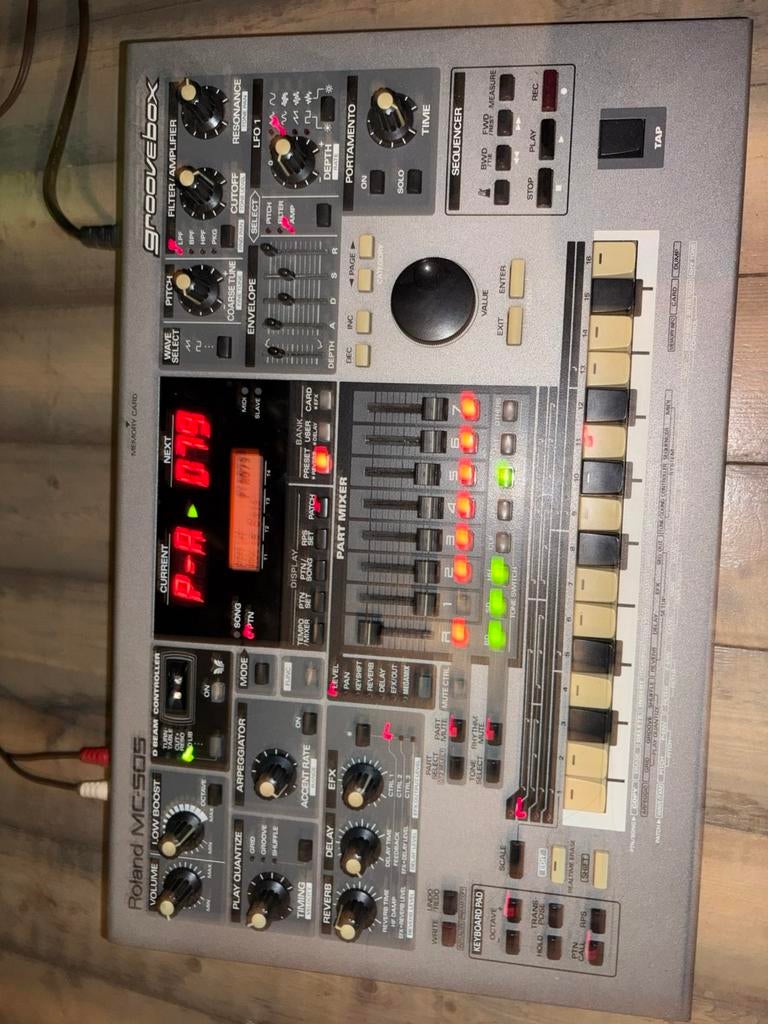 Roland MC-505 avec manuel et carte mémoire., Enlèvement, Utilisé