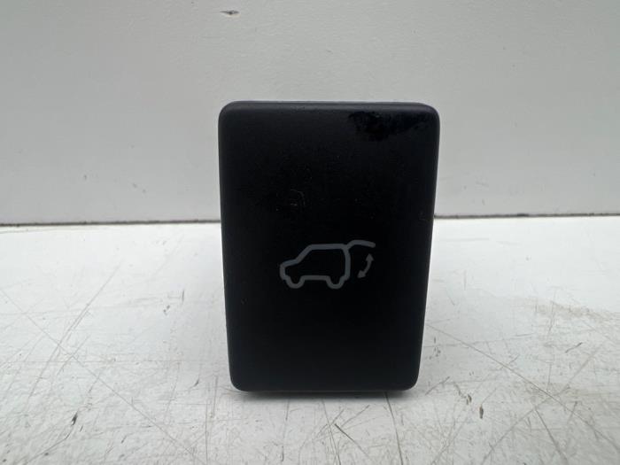 Schakelaar achterklep van een Toyota Rav-4, Gebruikt, -, -, Ophalen of Verzenden