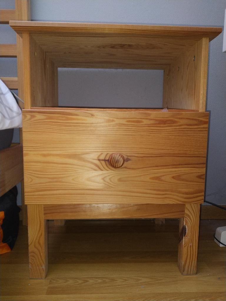 Table de nuit, Maison & Meubles, 45 à 65 cm, Enlèvement, Utilisé, 55 à 70 cm