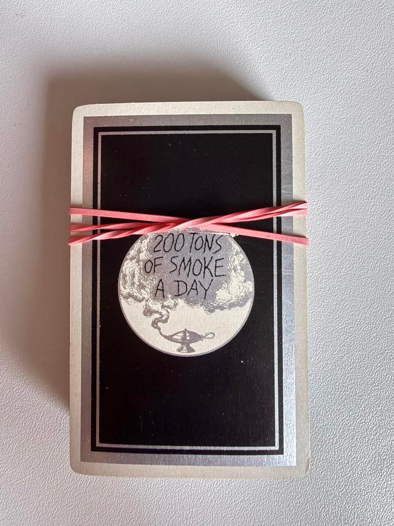 Unieke Artistieke Kaartenset – "200 Tons of Smoke a Day", Verzamelen, Speelkaarten, Jokers en Kwartetten, Zo goed als nieuw, Ophalen of Verzenden