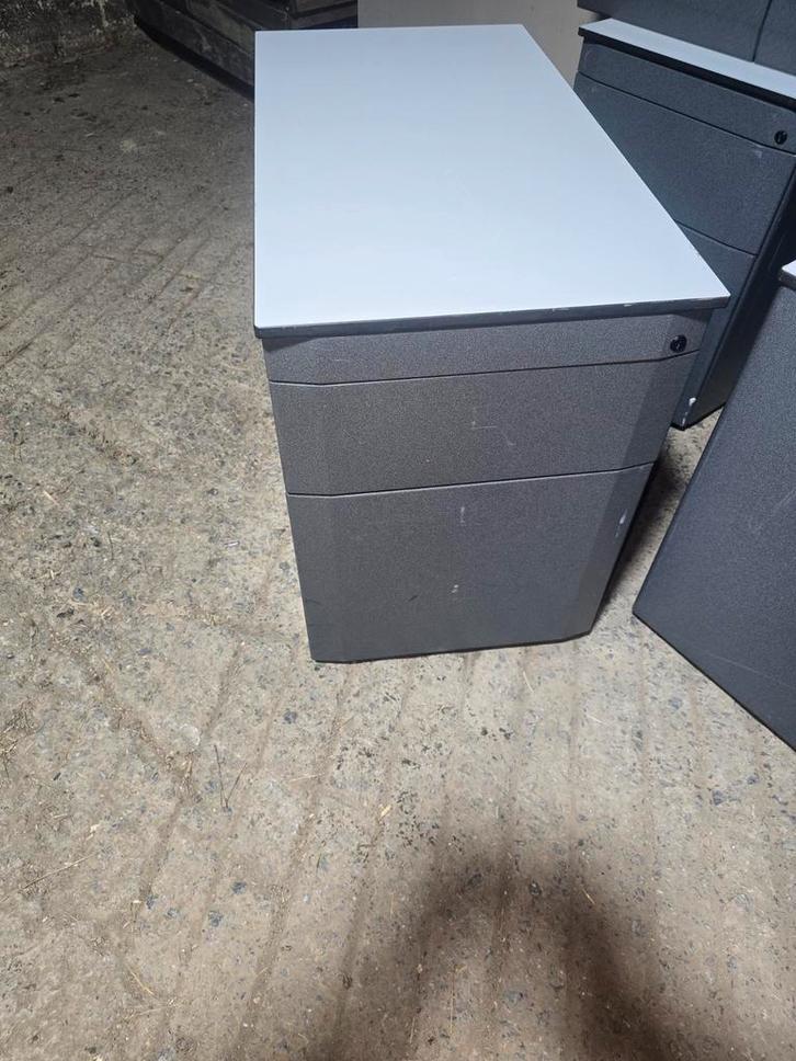 Caisson de bureau métallique 2 tiroirs – très solide, Maison & Meubles, Armoires | Armoires à porte coulissante & Armoires à archives