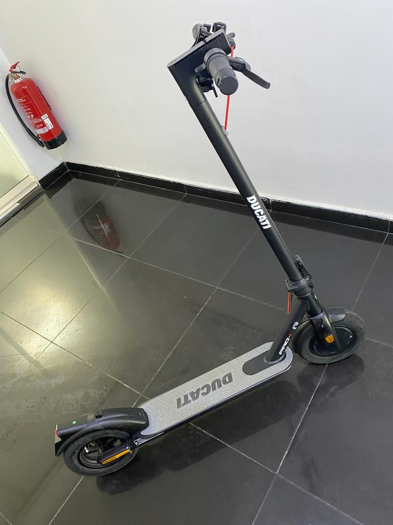 Elektrische step Ducatti Pro 1 Edition, Enlèvement, Comme neuf