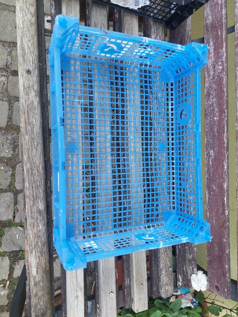 Caissesplastique empilable pour stocker  Dimention 40x30cm, Enlèvement, Empilable