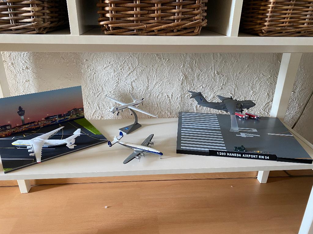 diecast vliegtuigen Herpa + diorama, Hobby en Vrije tijd, Overige merken, Ophalen of Verzenden, Vliegtuig, Gebruikt