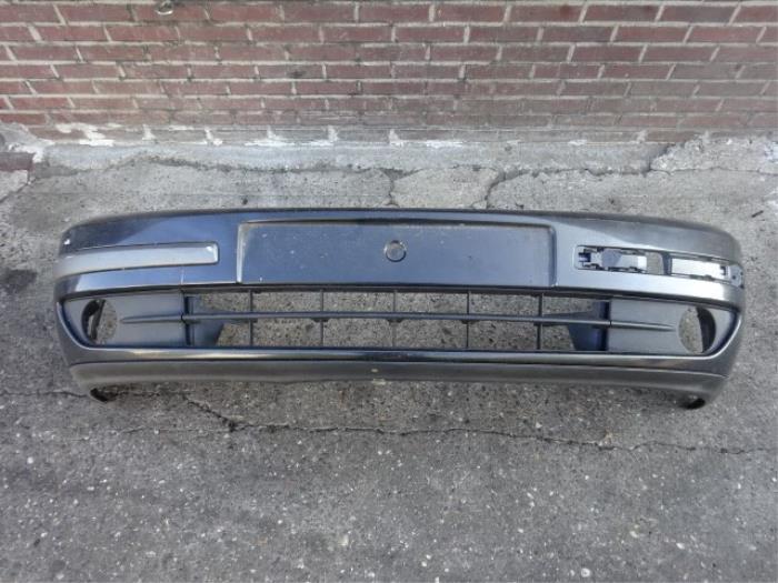 Pare-chocs avant d'un Renault Laguna, Autos : Pièces & Accessoires, Carrosserie & Tôlerie, Pare-chocs, Renault, Utilisé, 3 mois de garantie