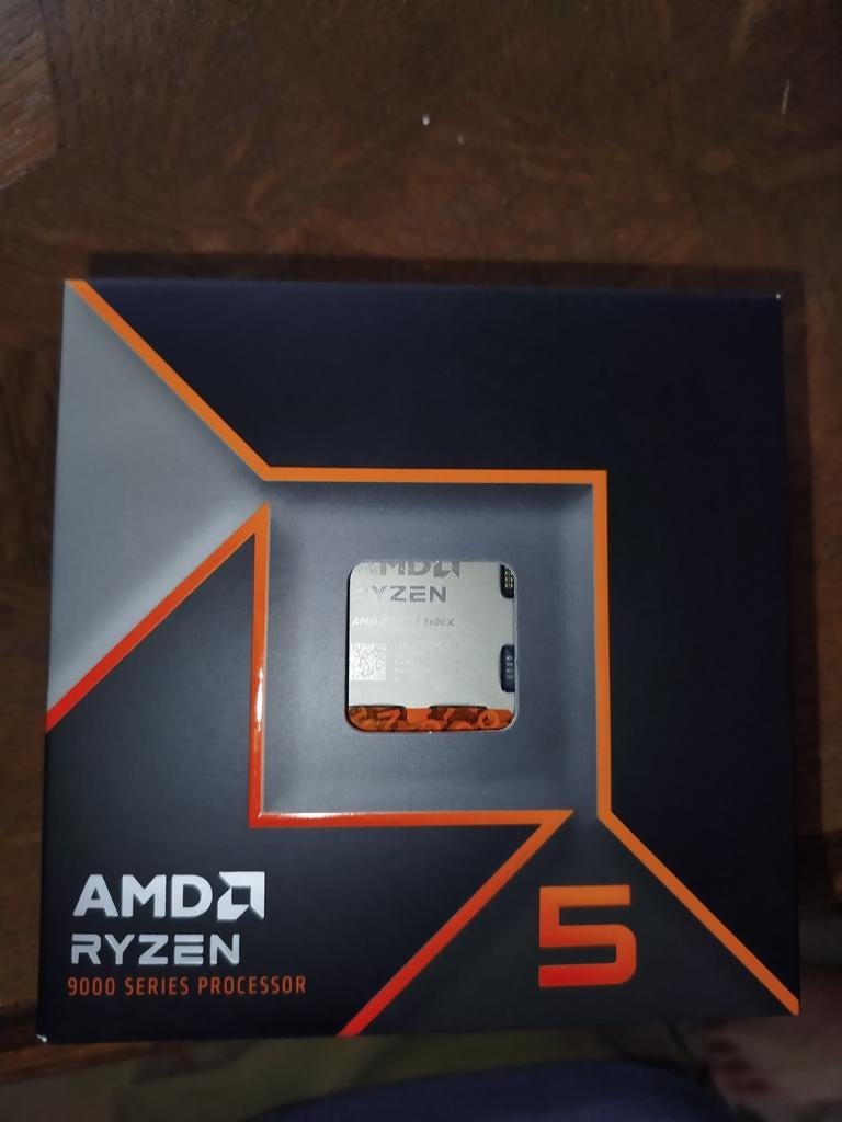 Le meilleur Ryzen 5 9600x complètement nouveau a à peine été, Neuf, Enlèvement ou Envoi, AMD Ryzen 5, 3 à 4 Ghz