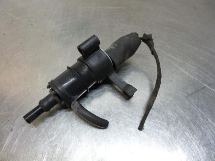 Pompe lave-glace avant d'un Alfa Romeo GTV, Autos : Pièces & Accessoires, Vitres & Accessoires, Alfa Romeo, Utilisé, 3 mois de garantie