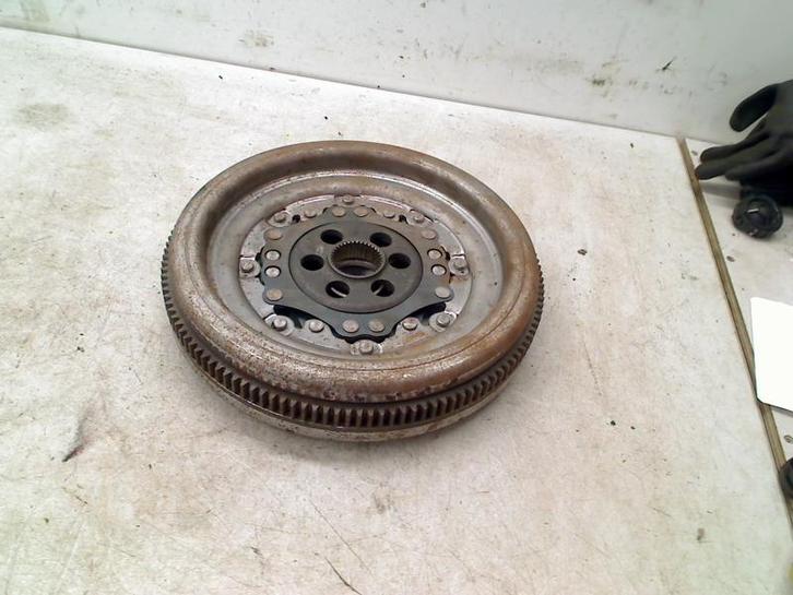 VLIEGWIEL DUBBELE MASSA Audi Q3 (8UB / 8UG) (03C105266F), Auto-onderdelen, Motor en Toebehoren, Audi, Gebruikt