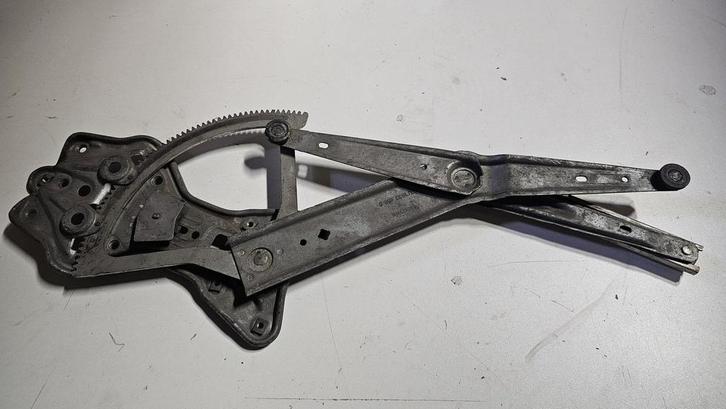 Raammechaniek rechtsvoor zonder motor BMW 3 serie E30 Cabrio, Auto-onderdelen, Ruiten en Toebehoren, BMW, Gebruikt, Ophalen of Verzenden