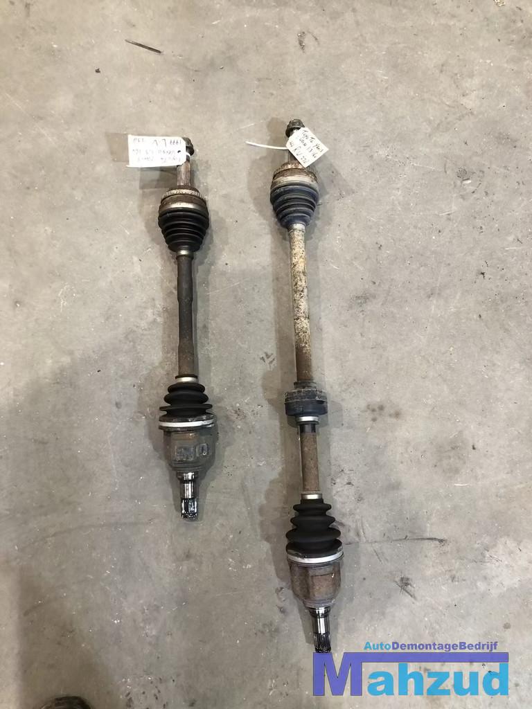 Toyota Yaris VERSO 1.3 aandrijfas links rechts 1999-2005, Info@toyota.co.jp, Gebruikt, Toyota Motor Corporation, Toyota-Cho 1
471-8571  Toyota City