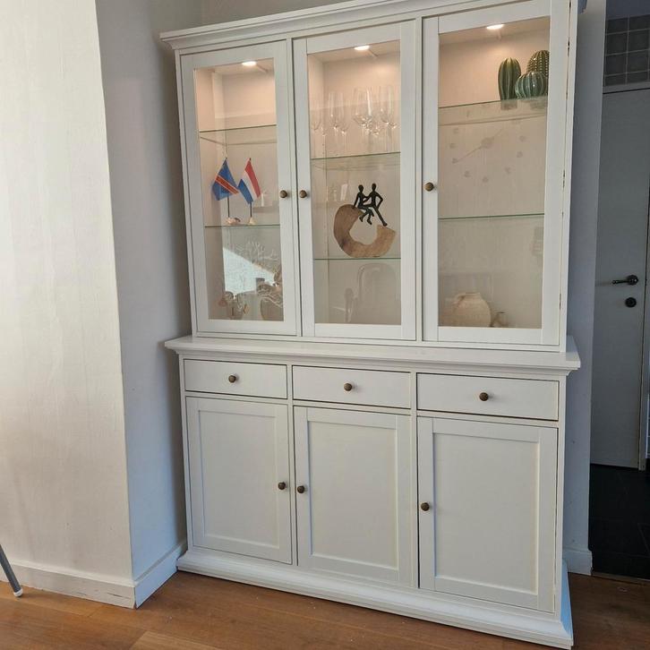 Landelijke buffetkast met verlichting, Huis en Inrichting, Kasten | Buffetkasten, Zo goed als nieuw, 200 cm of meer, 100 tot 150 cm