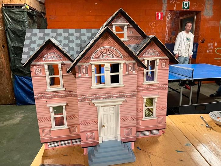 Maison de poupée vintage, Enfants & Bébés, Jouets | Maisons de poupées, Comme neuf, Maison de poupées, Enlèvement