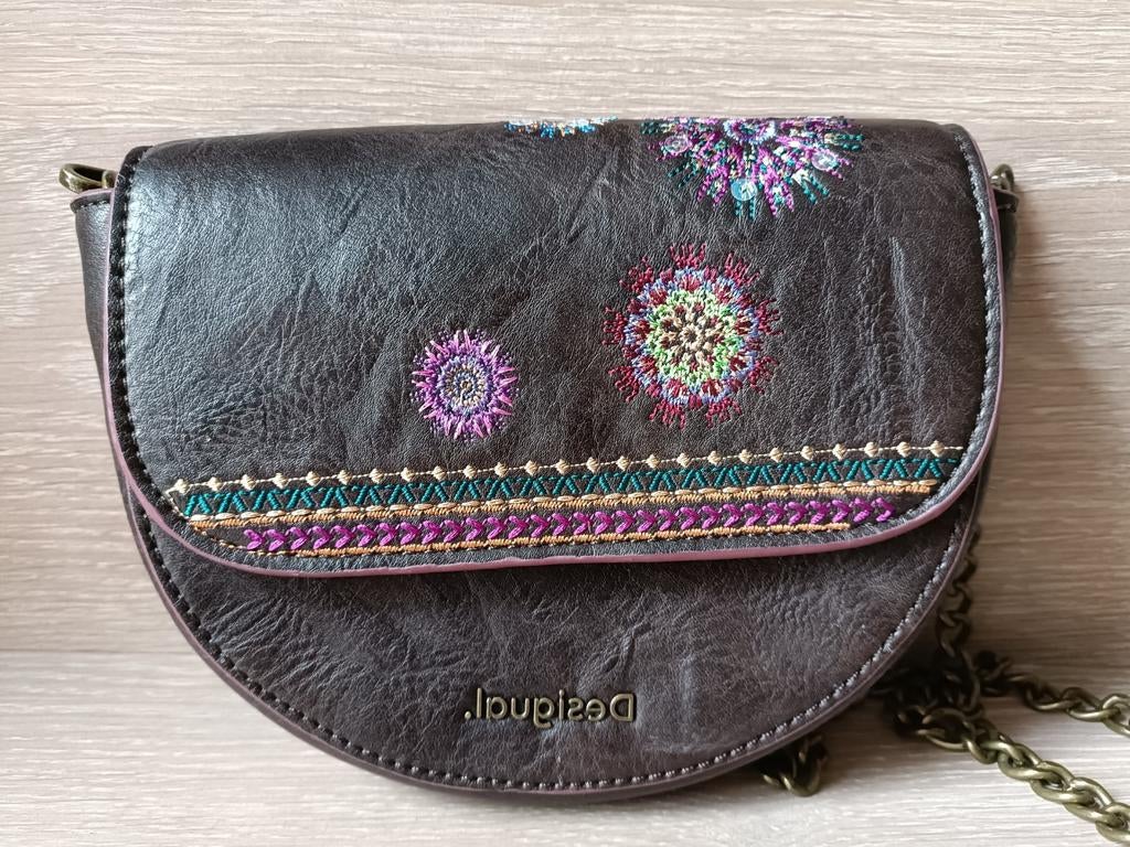 Petit sac Desigual cuir brodé, Handtassen en Accessoires, Portemonnees, Leder, Ophalen of Verzenden