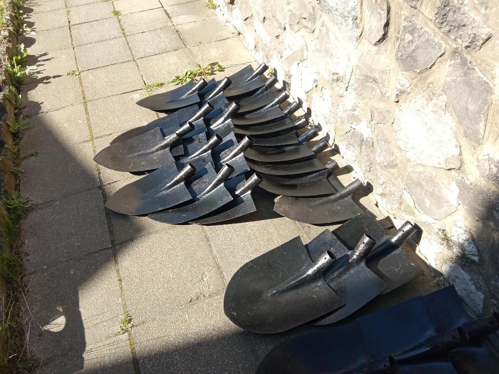 Set van 74 schoppen zie foto's, Ophalen