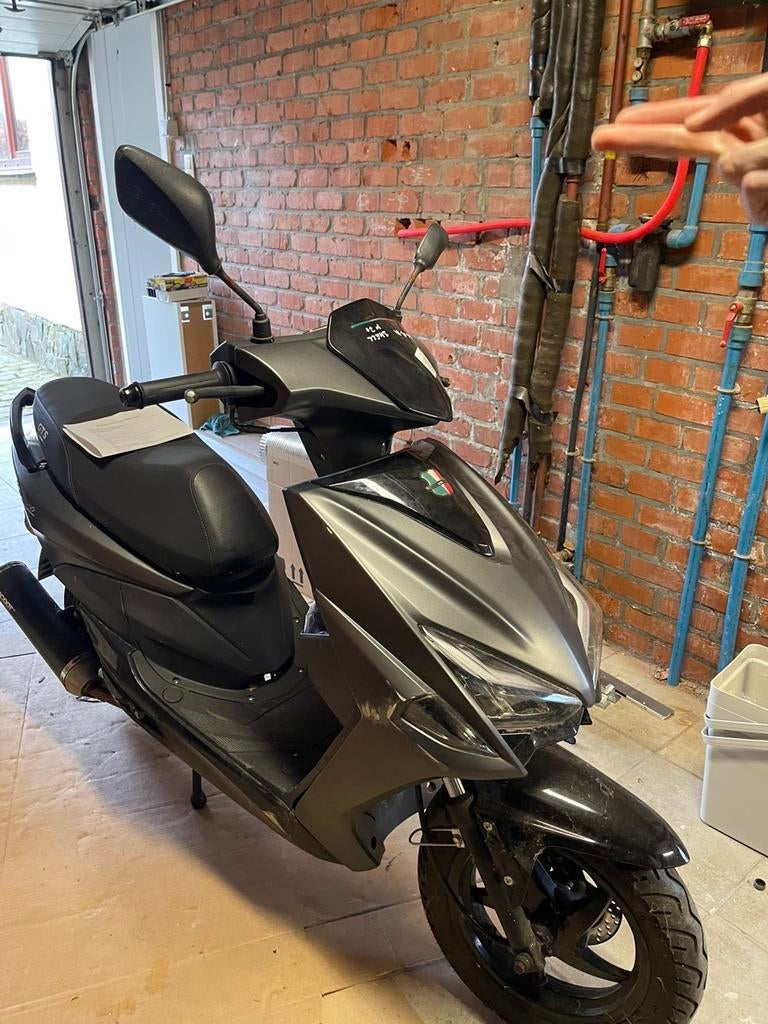 A klasse brommer, Fietsen en Brommers, Scooters | Peugeot, Ophalen, Zo goed als nieuw