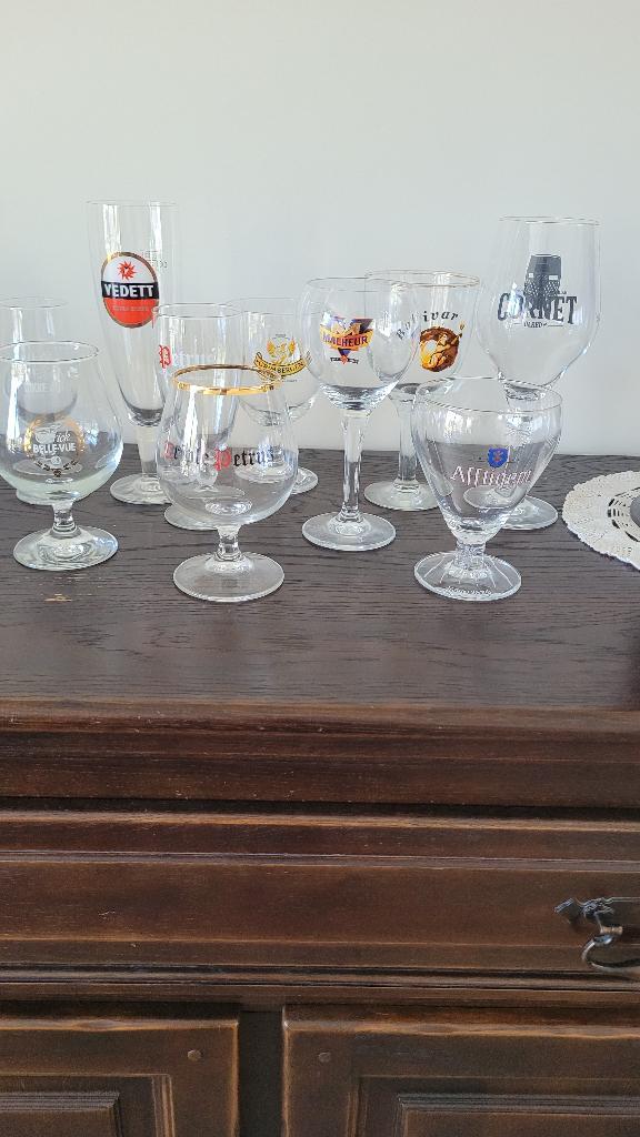 10 verres à bière spéciaux différents pour 20 euros, Collections, Verres & Petits Verres, Enlèvement