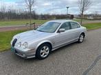 Uniek mooie Jaguar S Type uit 2000 met slechts 131.000 km, Auto's, Jaguar, Automaat, Achterwielaandrijving, Leder, Grijs