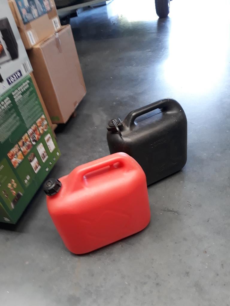 2 Jerrycans benzinekruiken 10 liter, Ophalen, Gebruikt