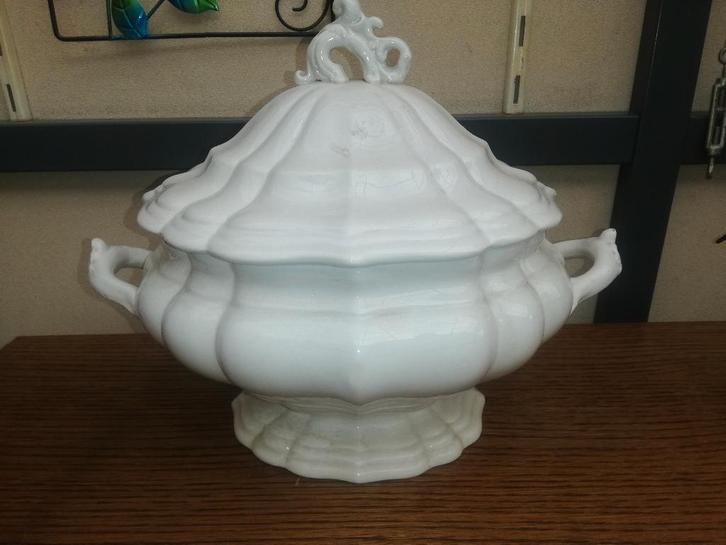 Soupière Bassano Italie – Faïence authentique, Antiquités & Art, Antiquités | Porcelaine, Enlèvement ou Envoi