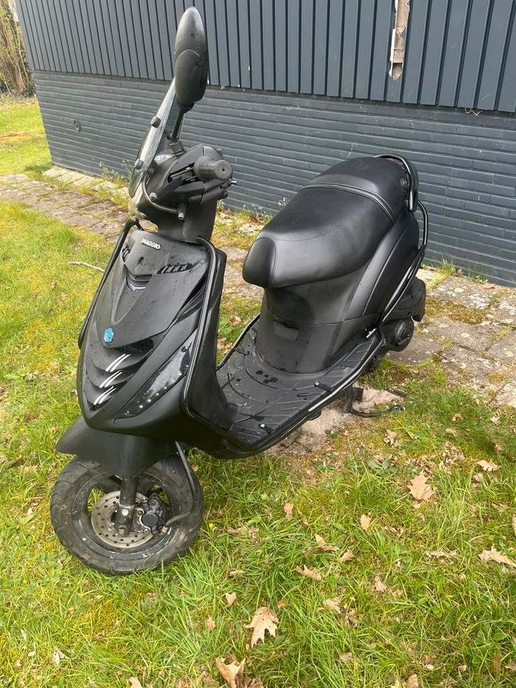 Piaggio zip 4t a klasse, Fietsen en Brommers, Scooters | Piaggio, Zo goed als nieuw, Zip, Klasse A (25 km/u), Benzine, Ophalen
