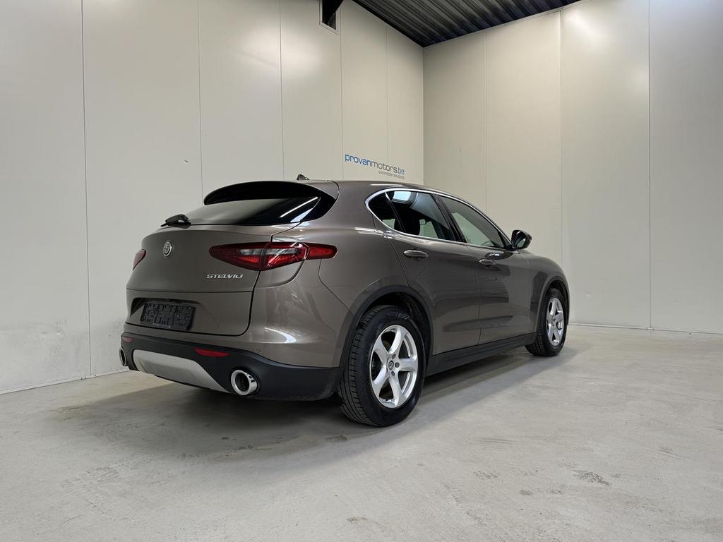 Alfa Romeo Stelvio 2.2 D Autom. - GPS - Airco - Topstaat!, 4 deurs, 4 cilinders, 124 g/km, Particulier