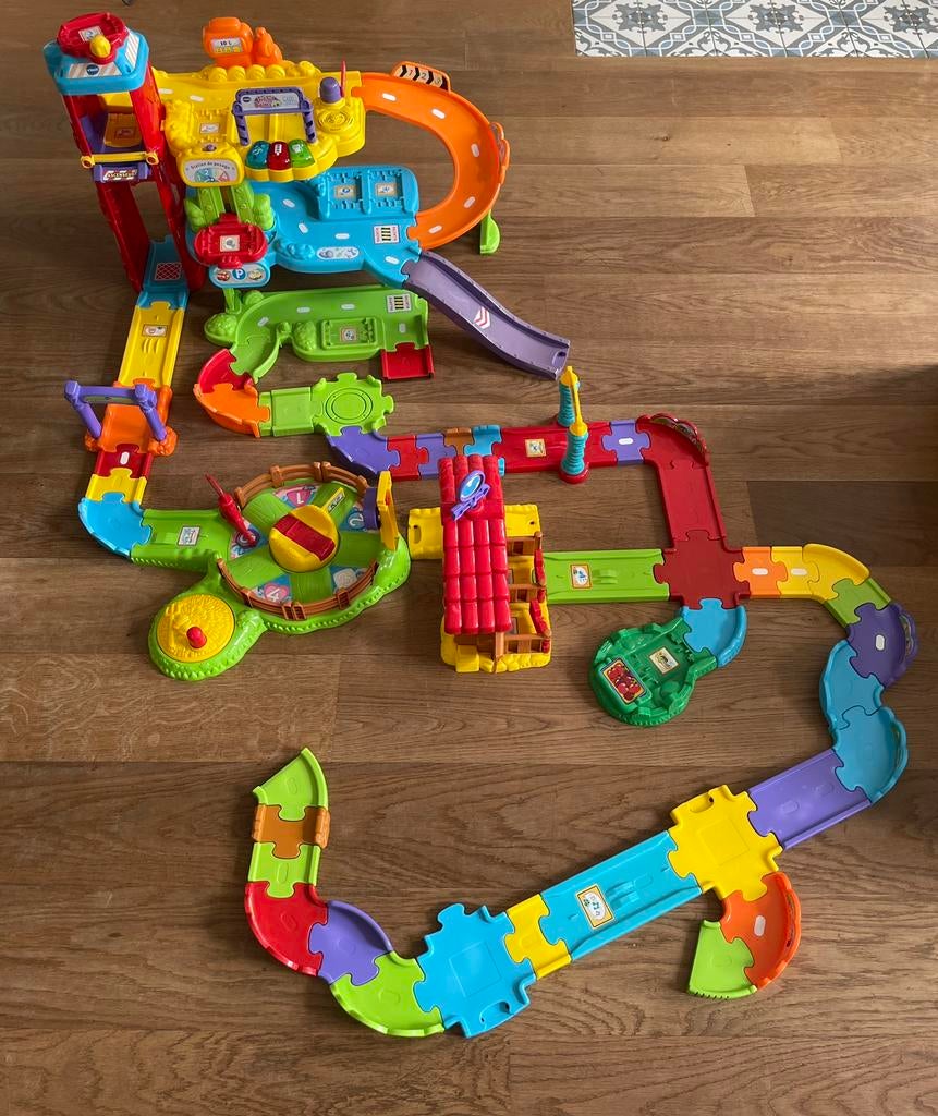Enorme lot Tut-tut bolide, Enfants & Bébés, Jouets | Vtech, Utilisé, 2 à 4 ans, Enlèvement